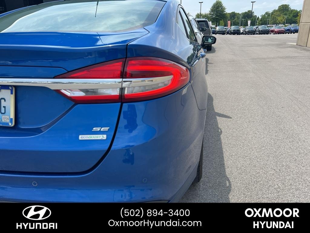 Used 2018 Lightning Blue Ford SE image 12