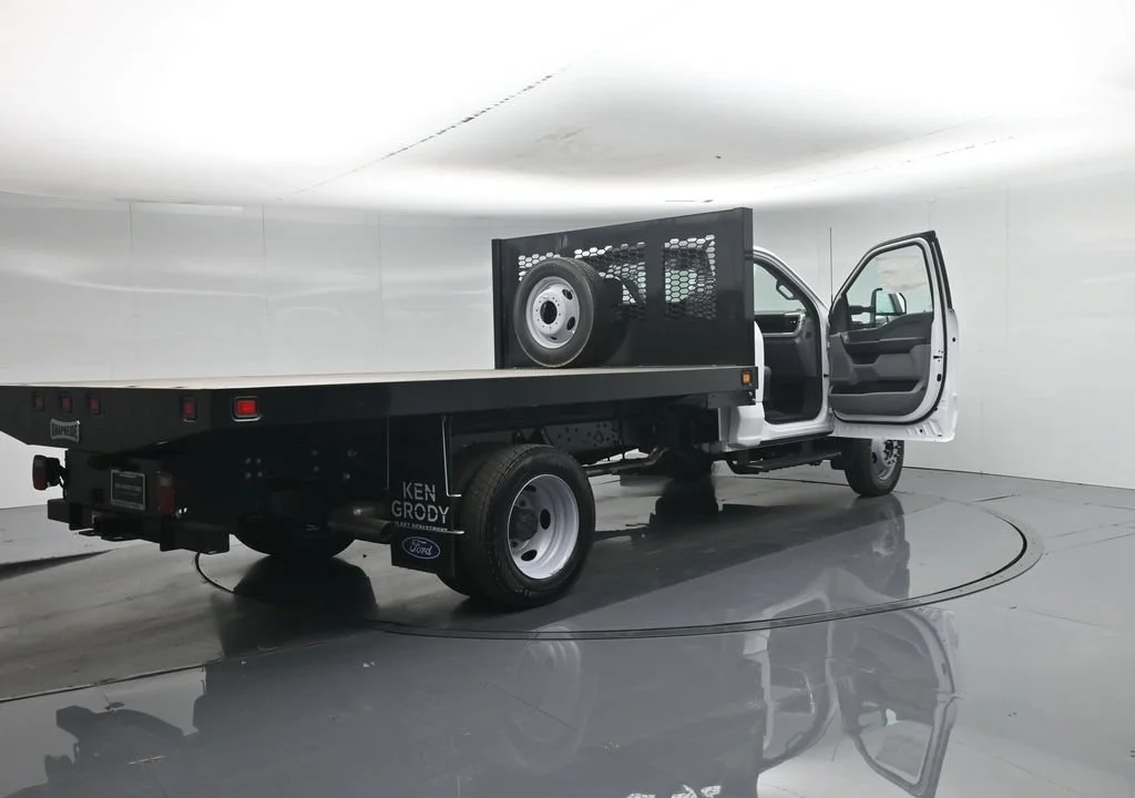 New 2026 Oxford White Ford XL image 25