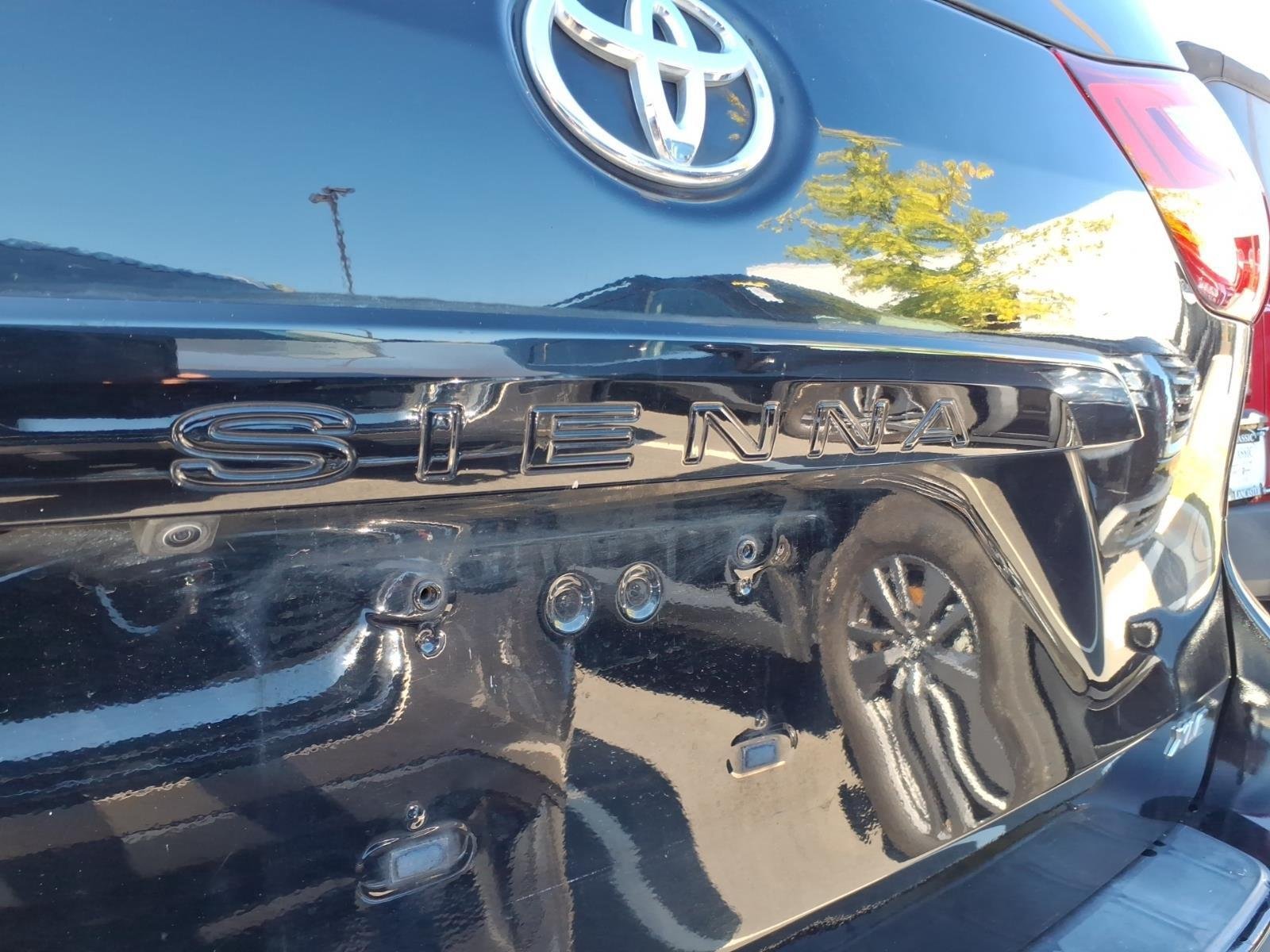 Used 2019 Midnight Black Metallic Toyota XLE image 20