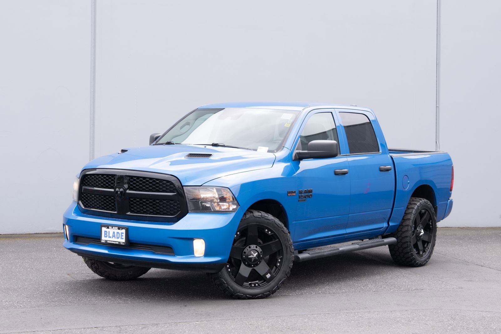 2023 RAM 1500 Classic Express Crew Cab 4x4 5'7's photo