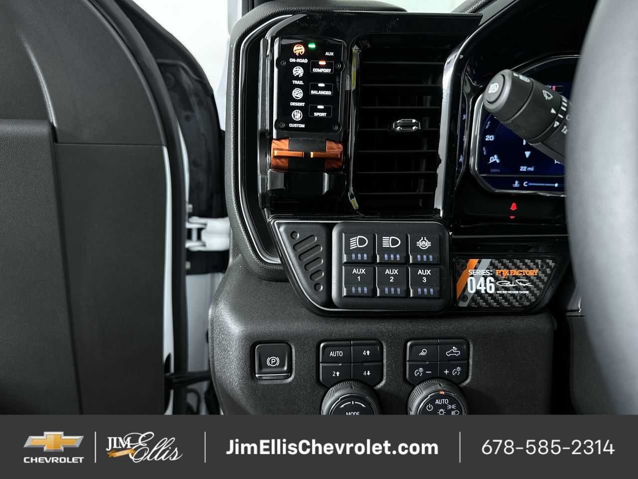2025 Chevrolet Silverado 1500 LTZ - Photo 36
