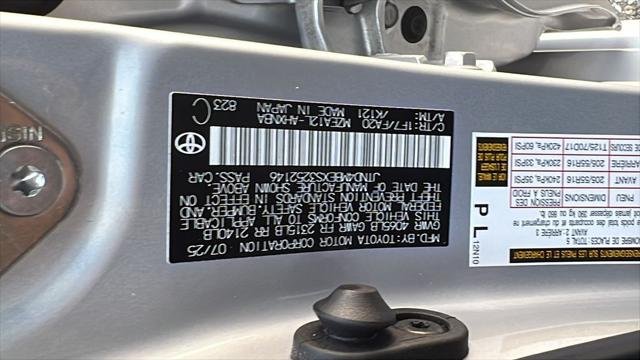 Certified Used 2025 CLASSIC SILVER METALLIC Toyota  image 23