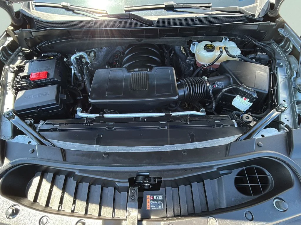 Certified Used 2025 Gray Chevrolet Z71 image 27