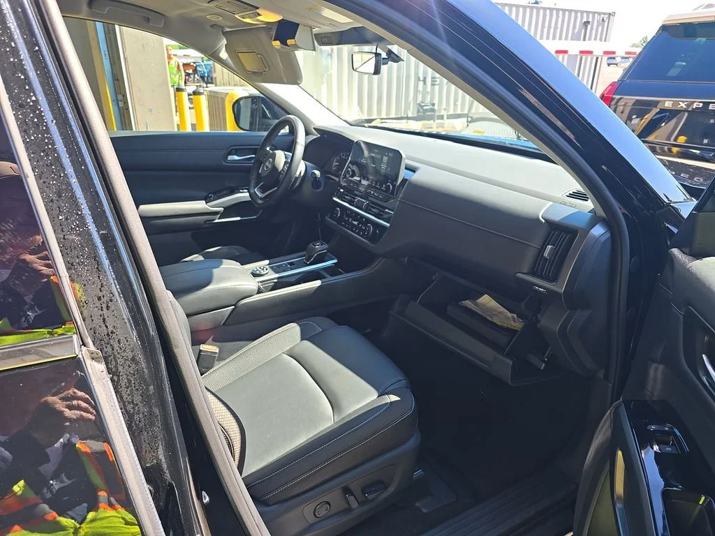 Used 2025 Black Nissan SL image 5