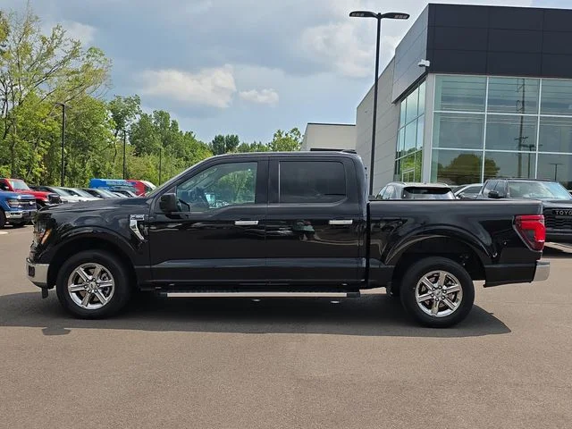 Used 2025 Black Ford XLT image 2