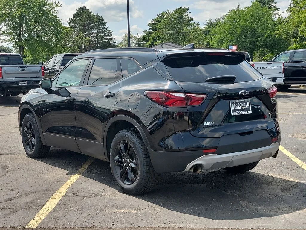 Used 2021 Black Chevrolet LT image 3