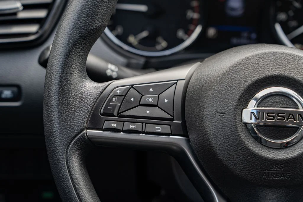 Used 2019 Blue Nissan S image 13