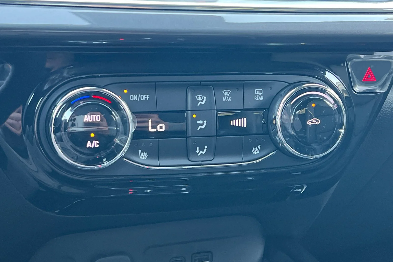 New 2026 Mosaic Black Metallic Chevrolet ACTIV image 20