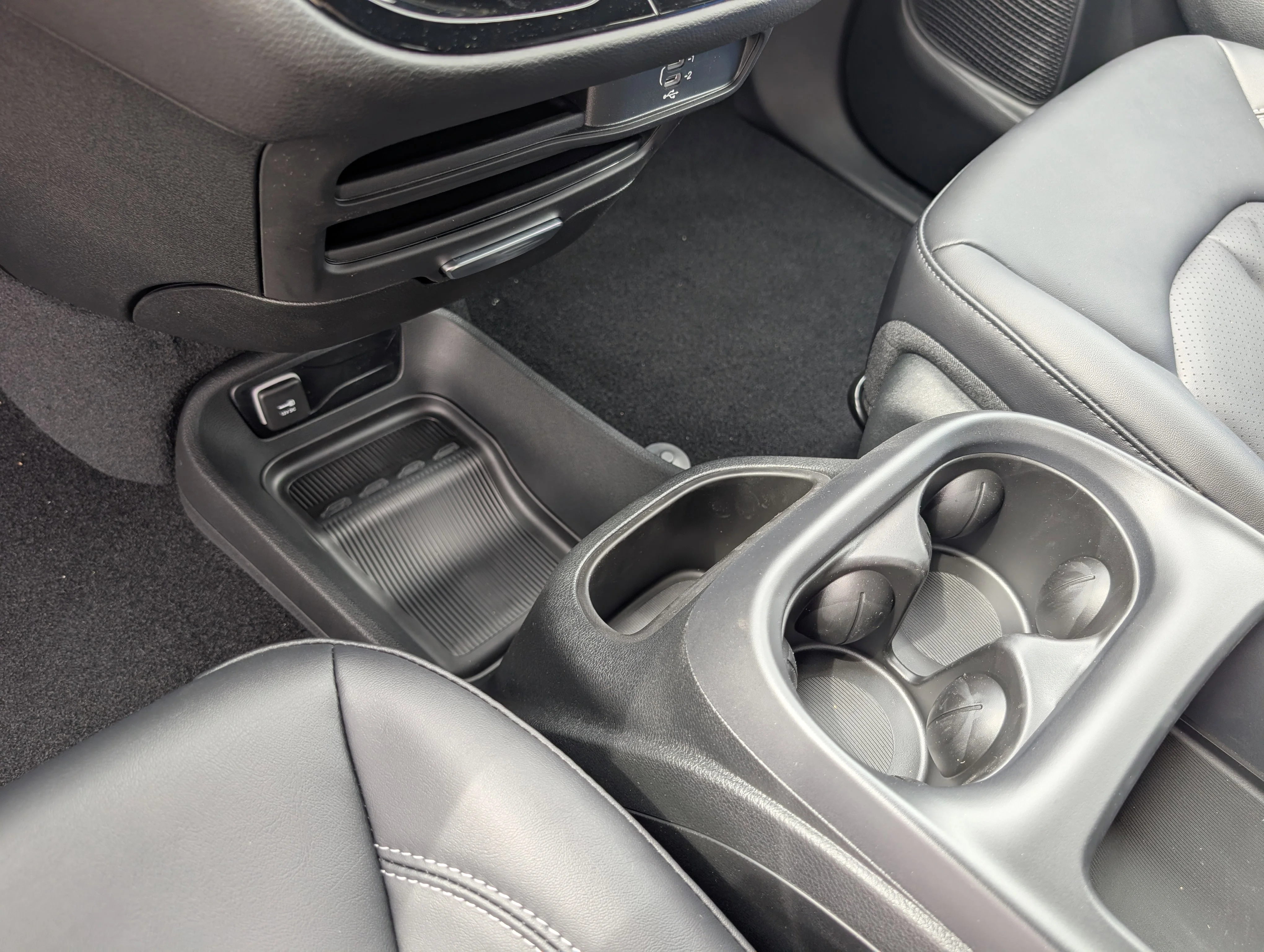 New 2026 Bright White Chrysler SXT image 30