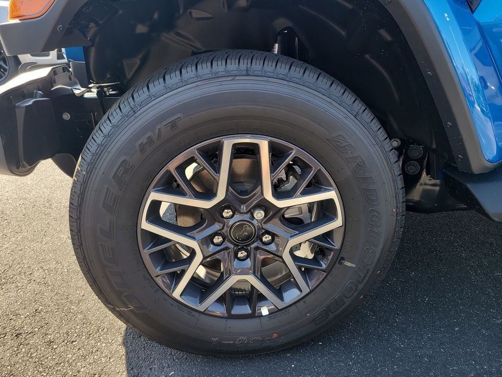 New 2026 Hydro Blue Pearl-Coat Exterior Paint Jeep Sahara image 9