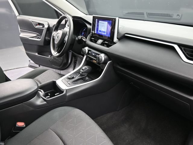 2023 Toyota RAV4 XLE - Photo 22