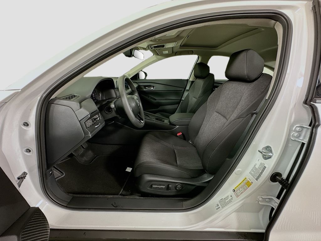 New 2026 Platinum White Pearl Honda SE image 15