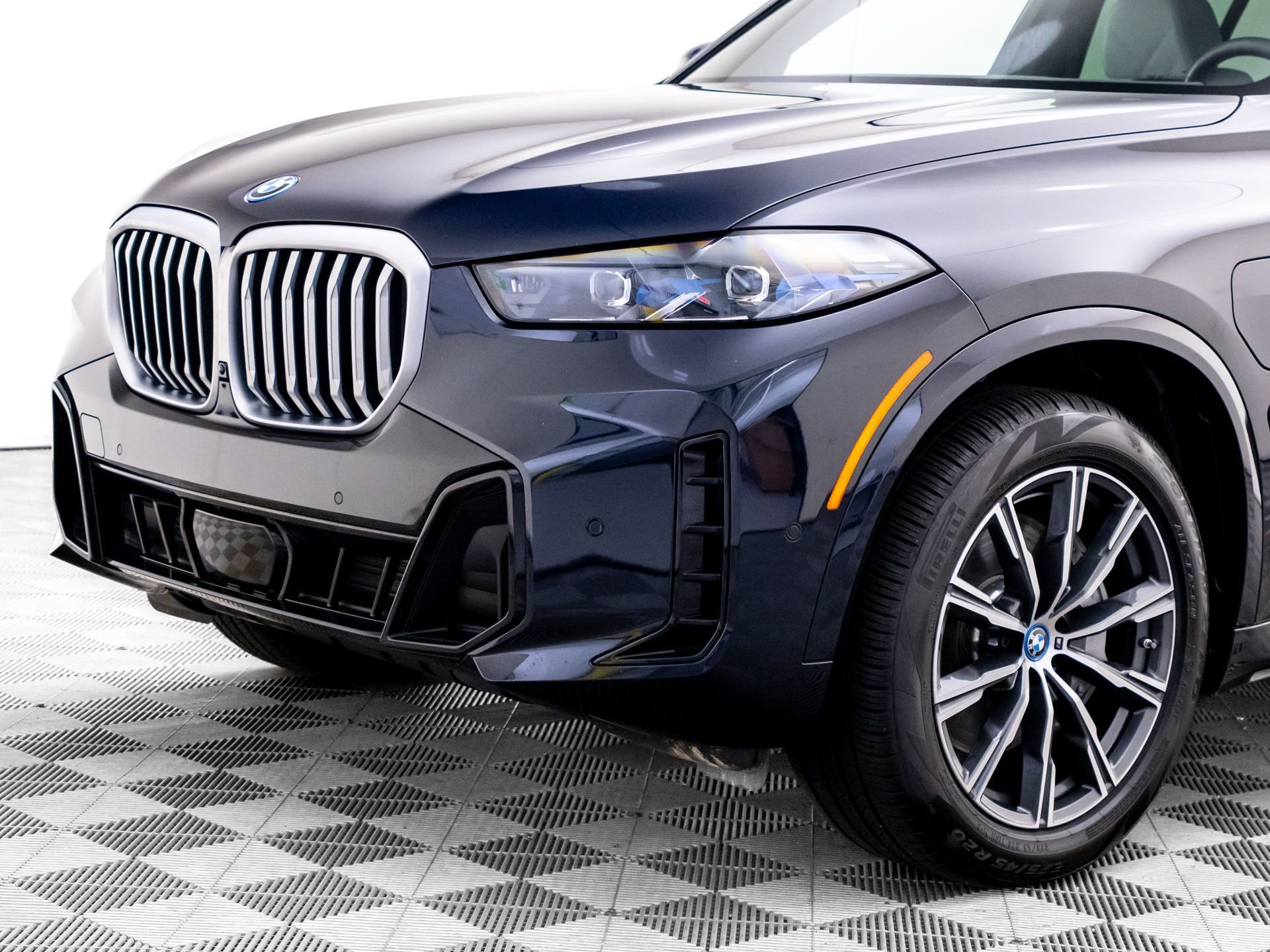 Certified Used 2025 Carbon Black Metallic BMW xDrive50e image 39