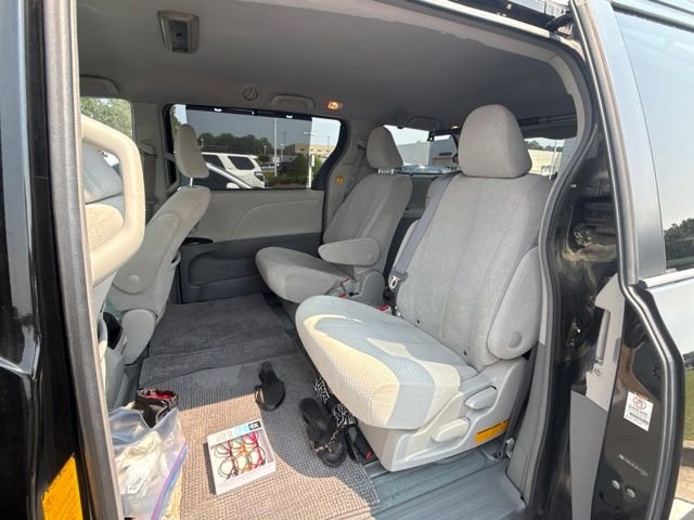 Used 2011 Black Toyota LE image 5