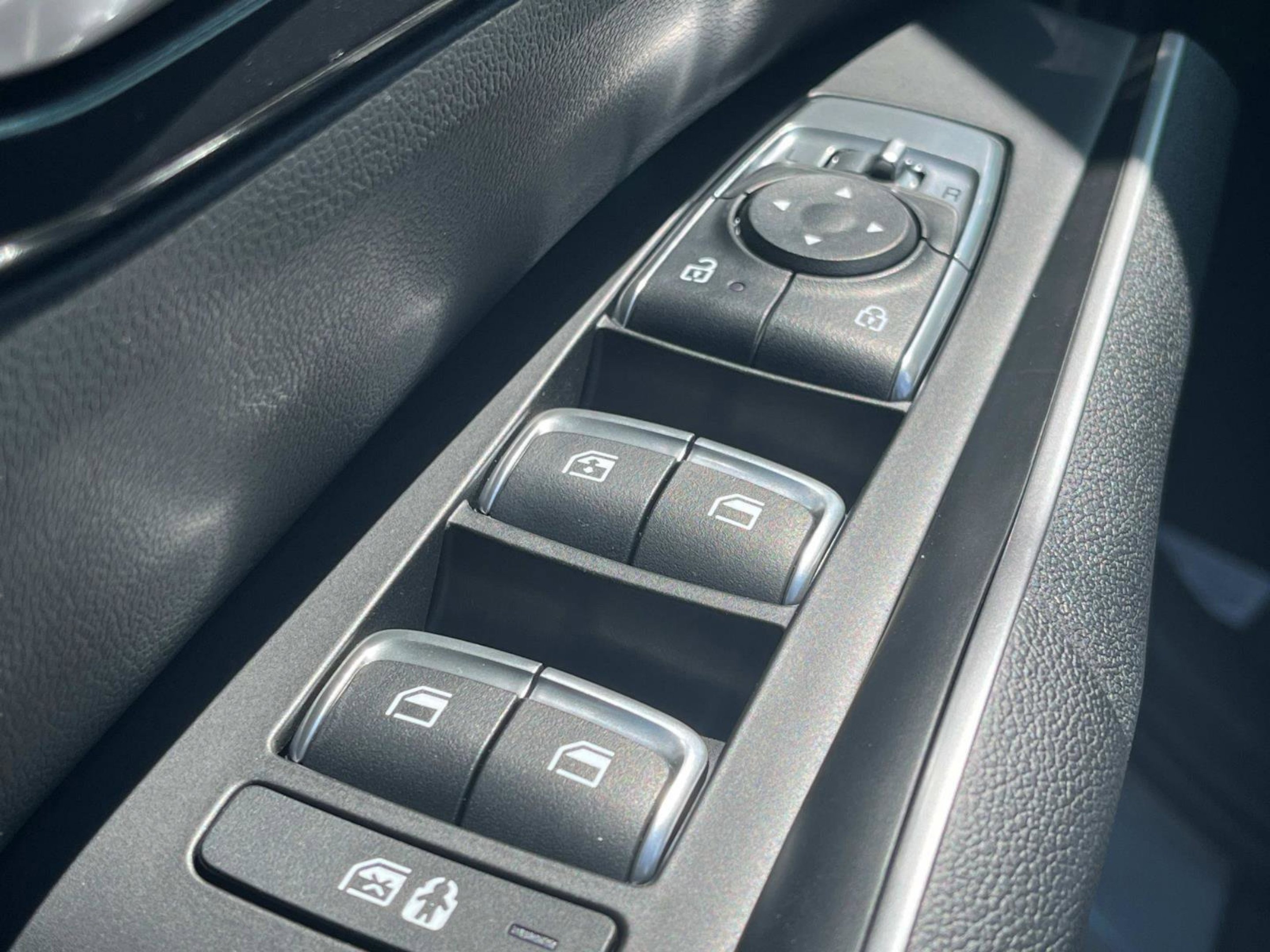 2025 Kia Sorento EX - Photo 24
