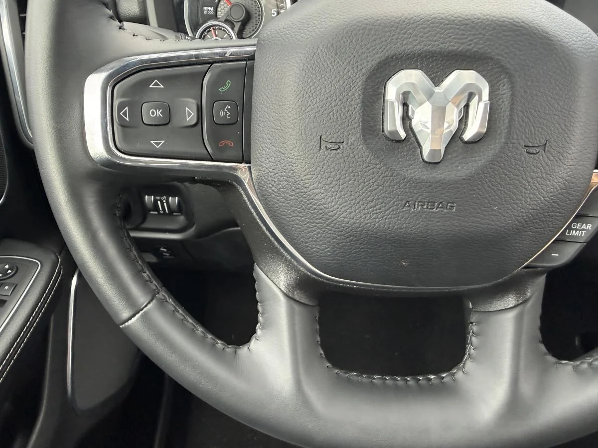 Used 2024 White RAM Laramie 4x4 Crew Cab image 29