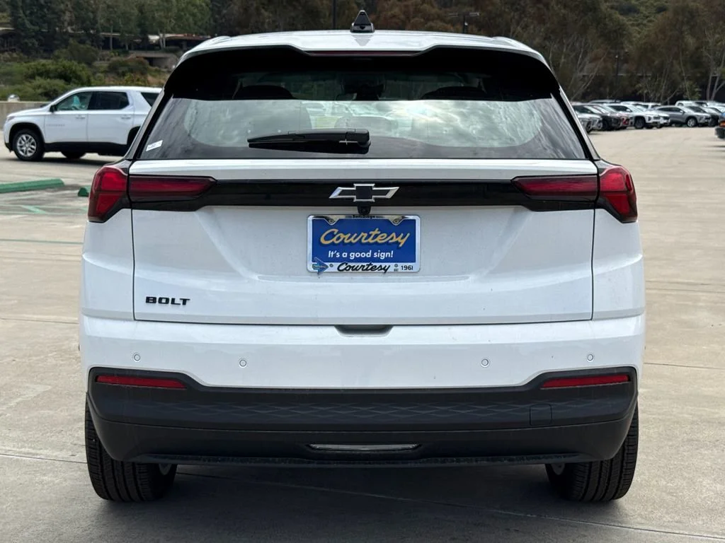 New 2027 Summit White Chevrolet LT image 7