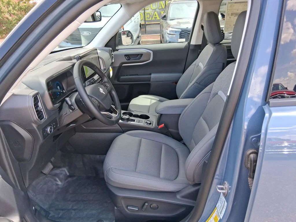 New 2025 Azure Gray Metallic Tri-Coat Ford Badlands® image 9