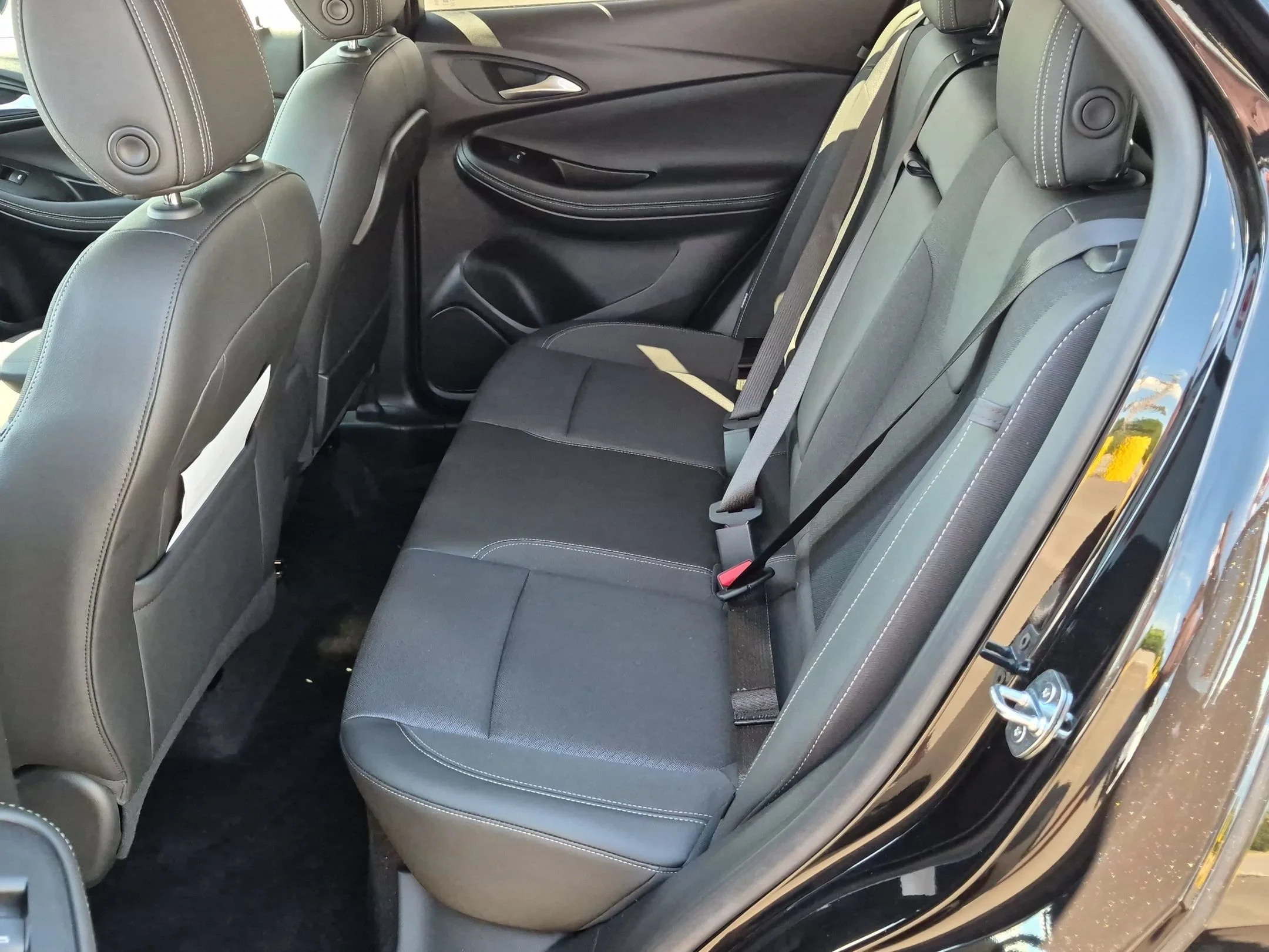 Used 2023 Ebony Twilight Metallic Buick Select image 23