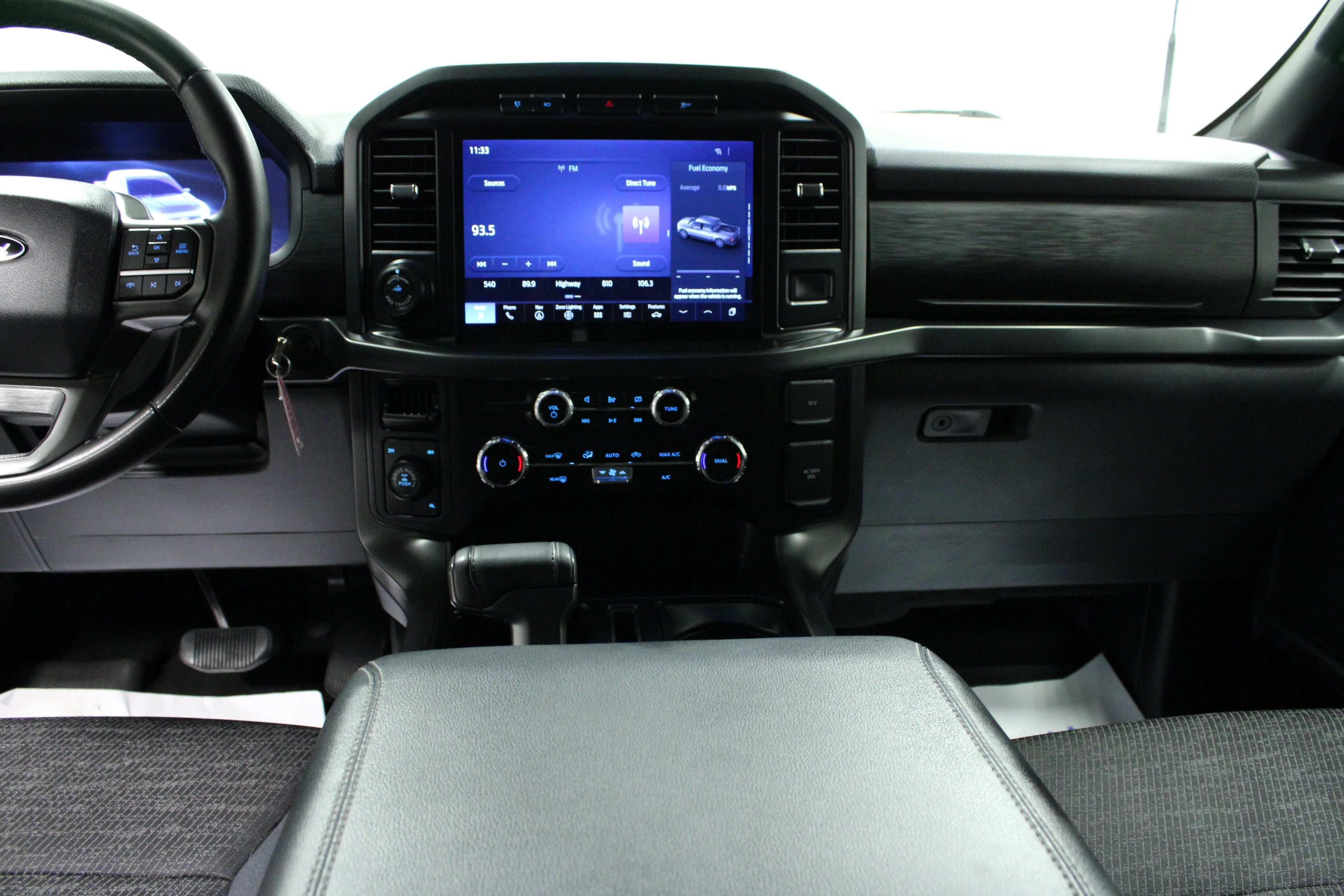Used 2024 Agate Black Metallic Ford XLT image 18