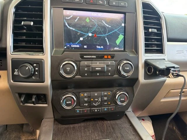 Used 2020 White Ford Lariat image 11