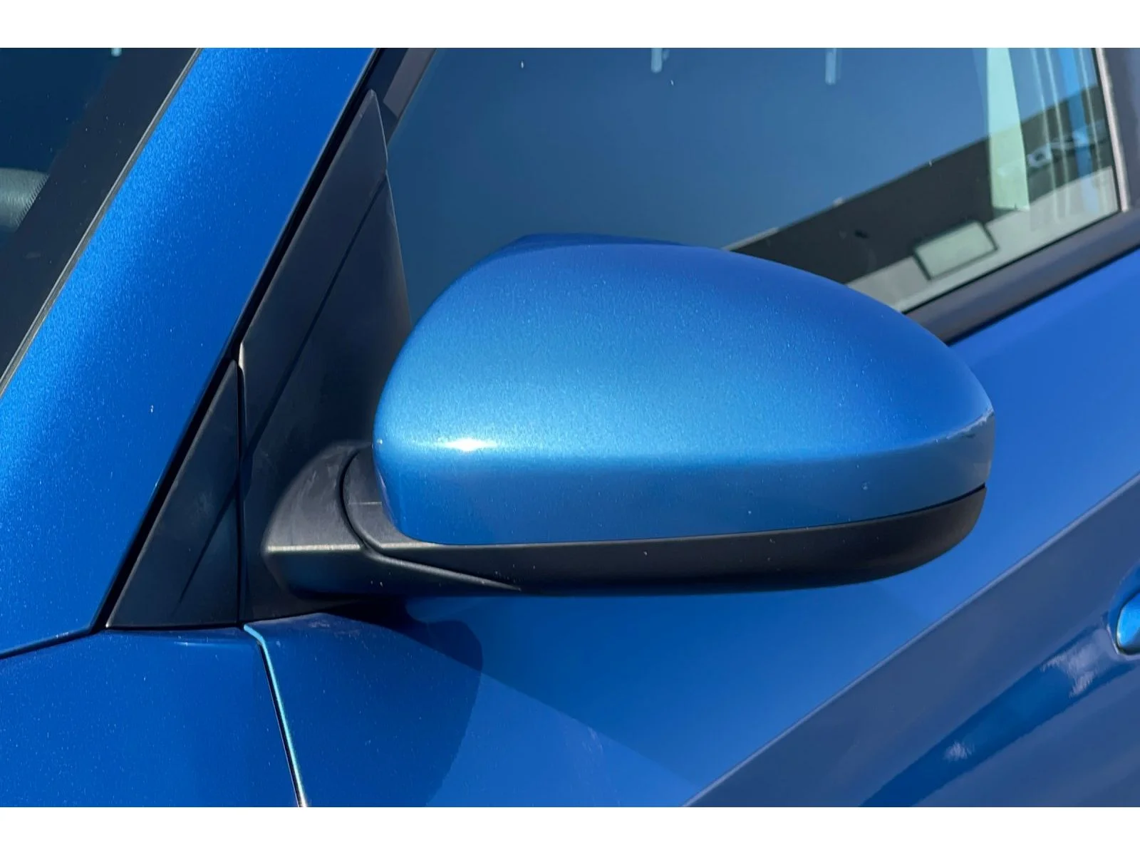 Used 2016 Caribbean Blue Hyundai SE image 13