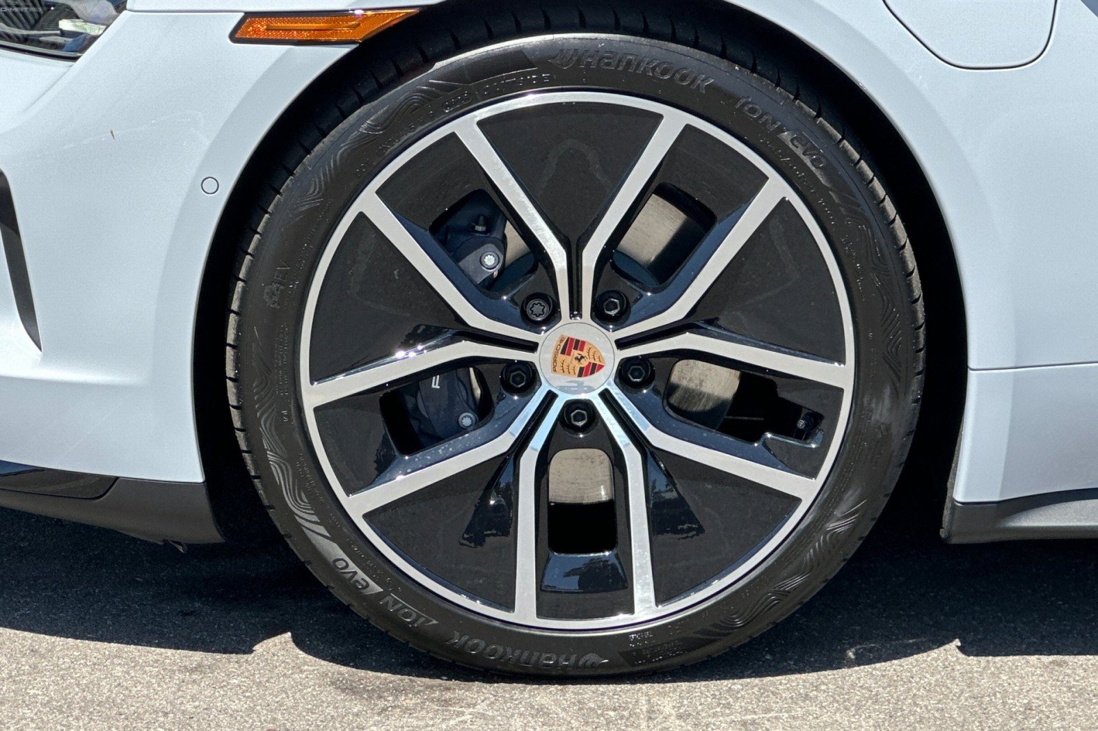 New 2026 Ice Grey Metallic Porsche Black Edition image 26