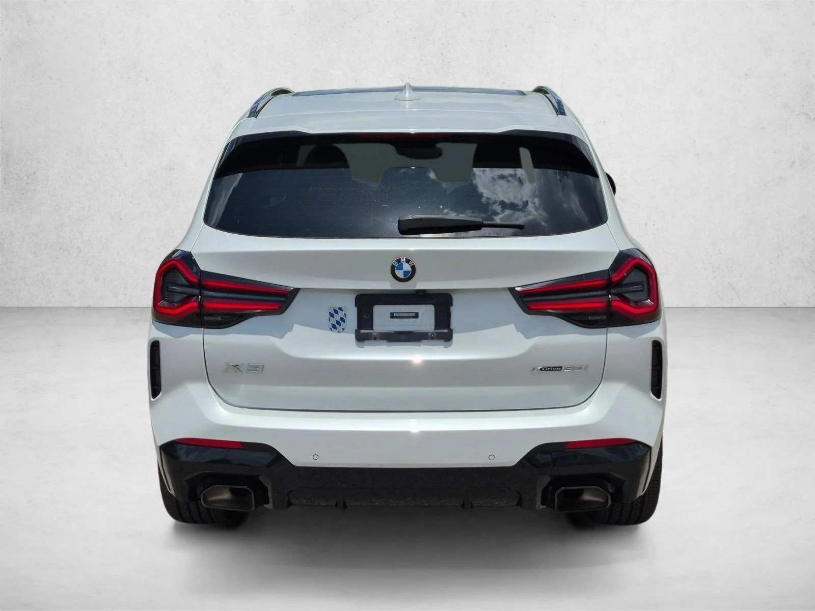 Used 2023 Mineral White Metallic BMW xDrive30i image 6