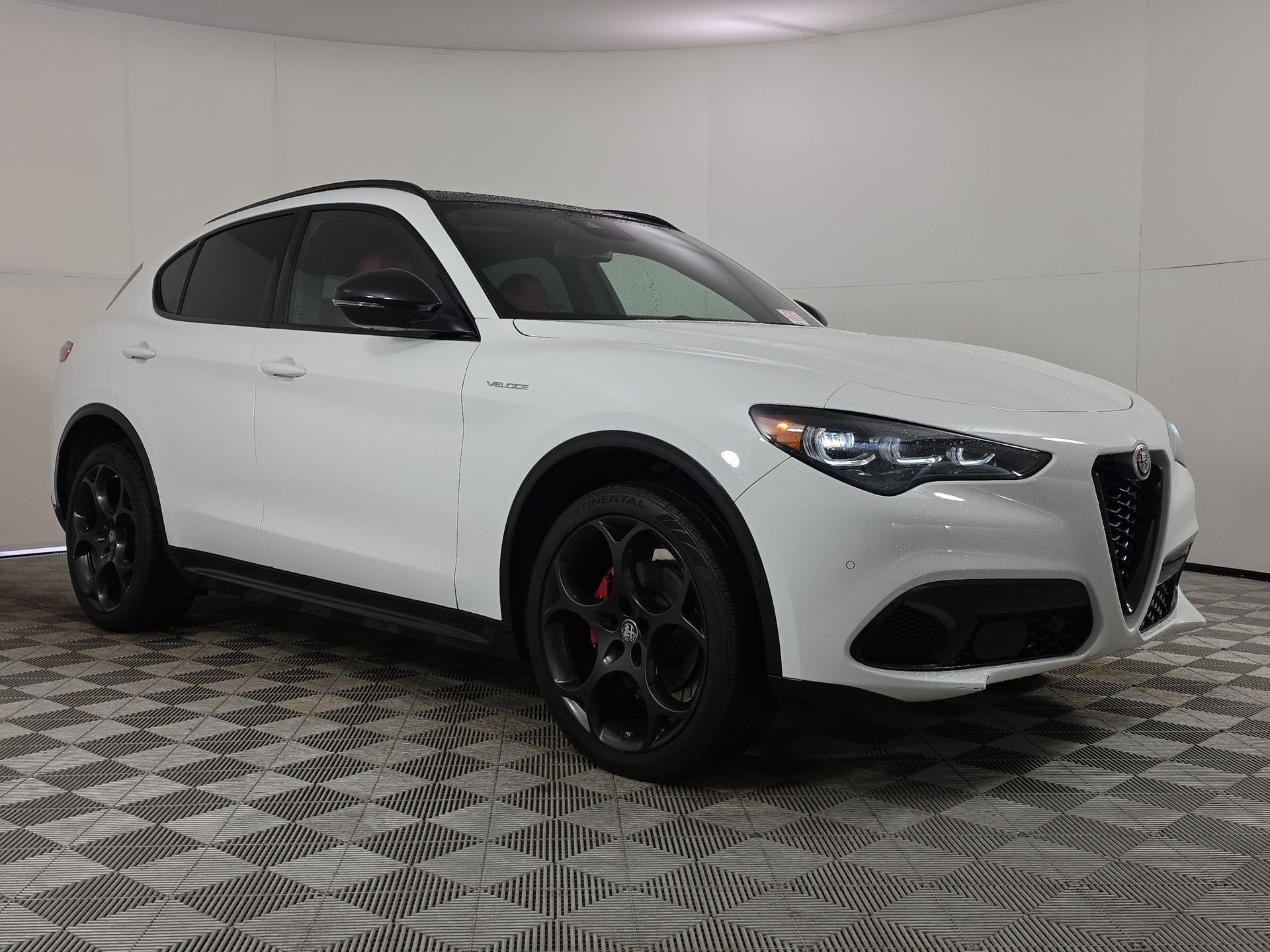 2024 Alfa Romeo Stelvio Veloce AWD's photo