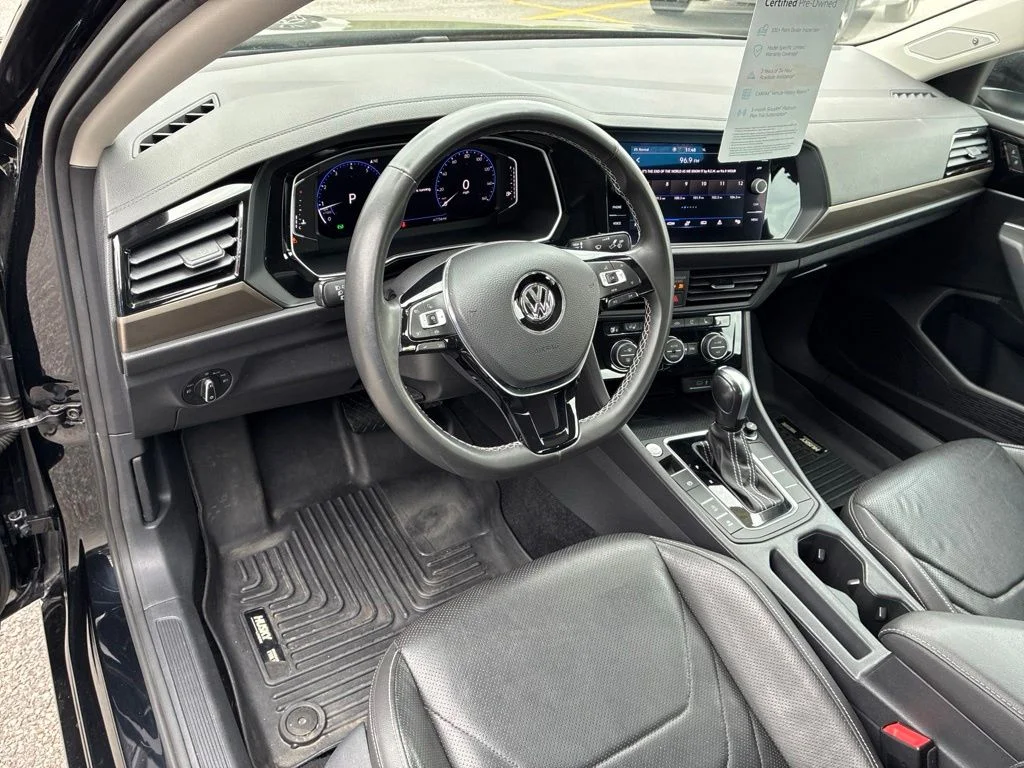 Used 2021 Black Volkswagen SEL Premium image 16