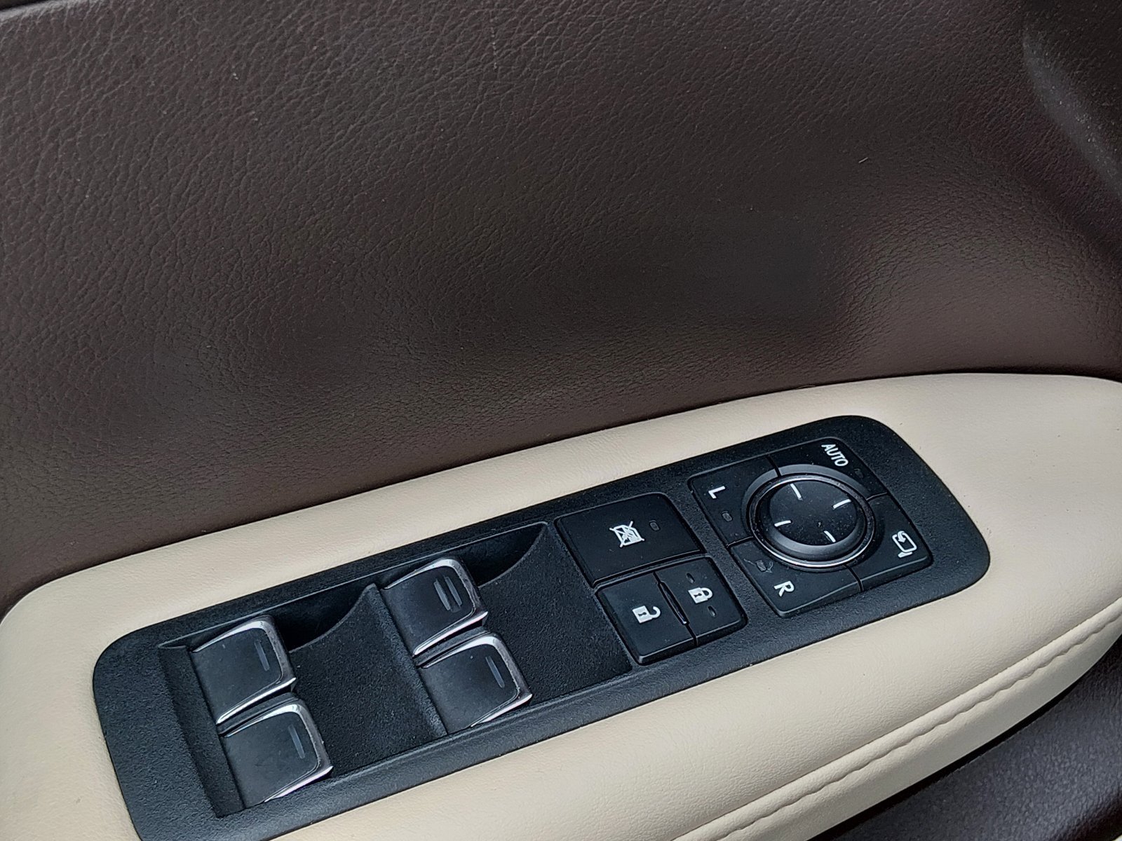 Used 2020 White Pearl Lexus RX 350 image 22
