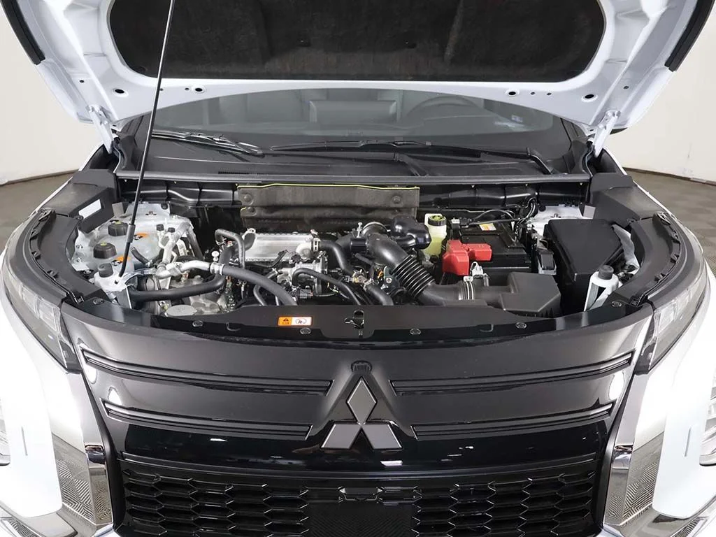 New 2026 White Mitsubishi LE 1.5T S-AWC image 20