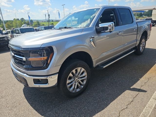 Used 2024 Silver Ford XLT image 3