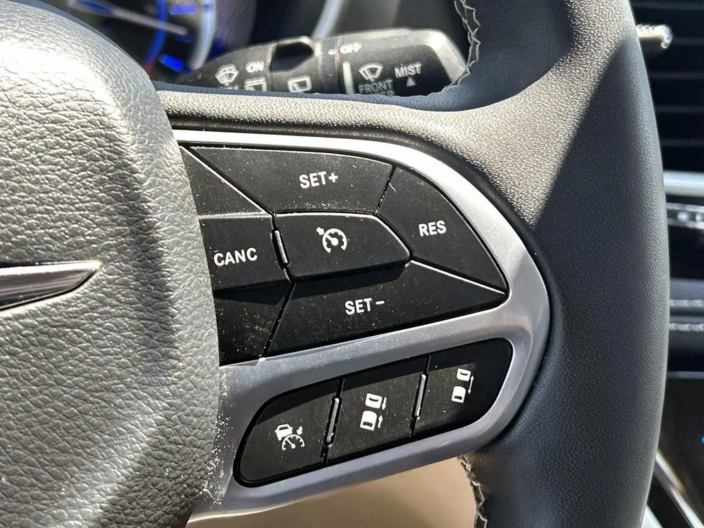 Used 2022 White Chrysler Touring L image 25
