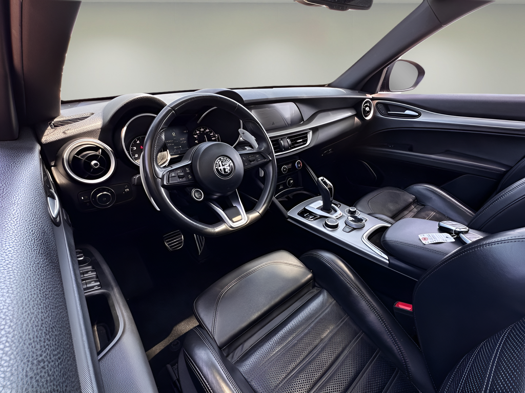 Used 2023 Gray Alfa Romeo Veloce image 17
