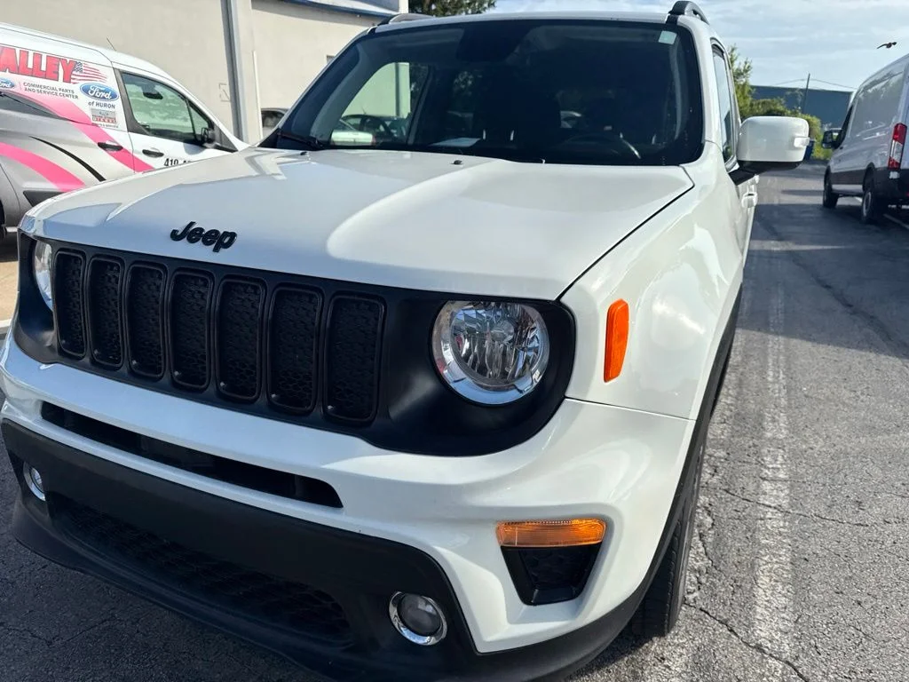 Certified Used 2020 Alpine White Clearcoat Jeep Latitude image 49