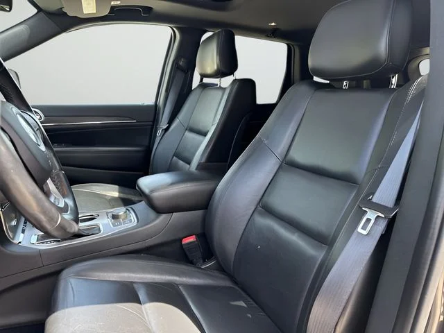 Used 2021 Gray Jeep Limited image 21
