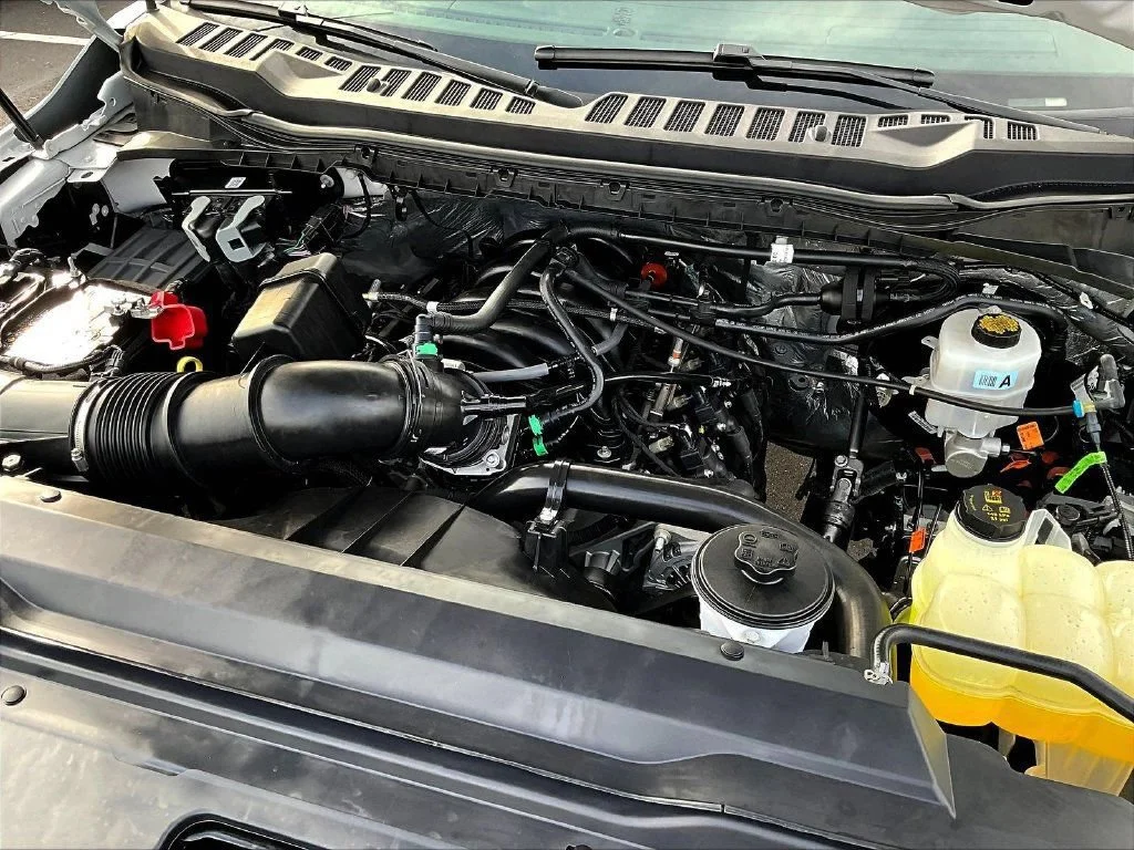 Used 2025 Oxford White Ford XL image 29