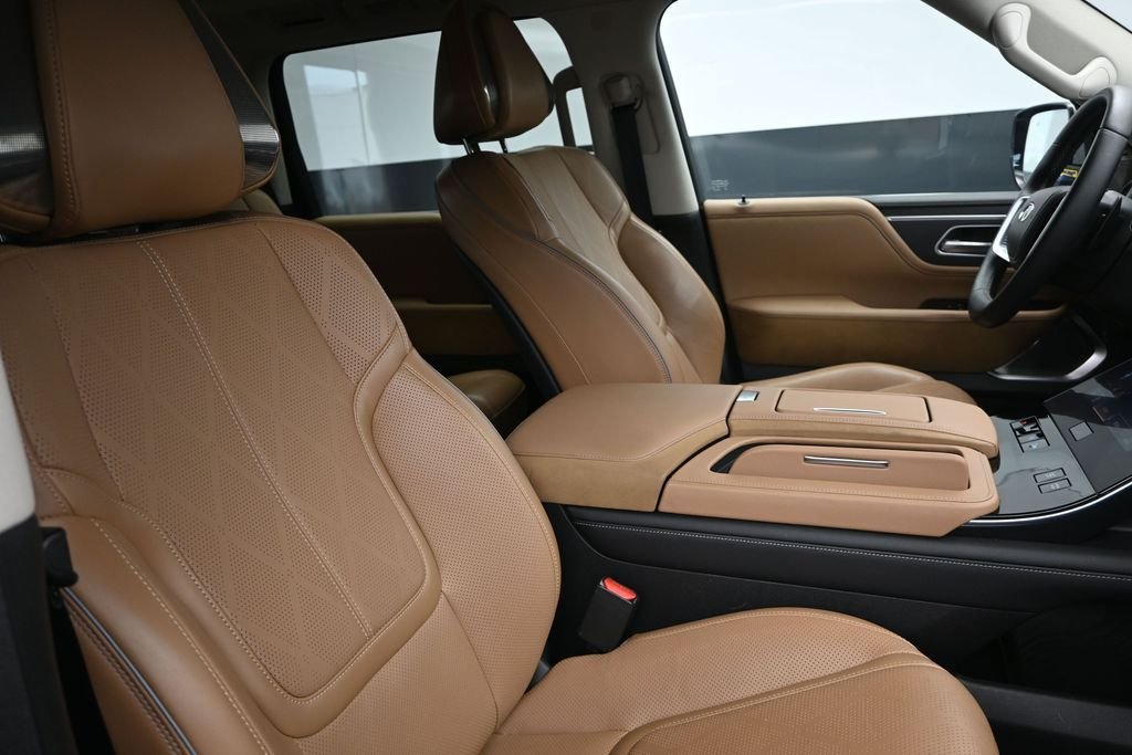 Certified Used 2025  INFINITI SENSORY image 25