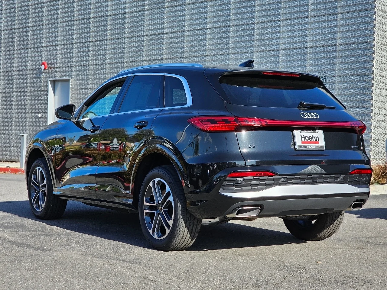 Used 2025 Mythos Black Metallic Audi 2.0T Premium image 9