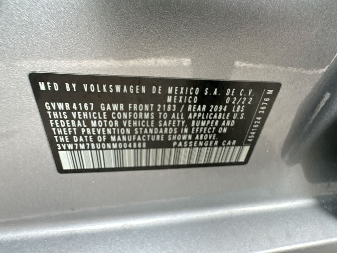 Used 2022 Pyrite Silver Metallic Volkswagen SE image 29