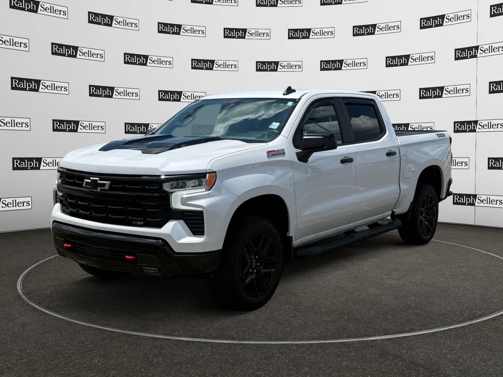 Used 2023 Iridescent Pearl Tricoat Chevrolet LT Trail Boss image 2