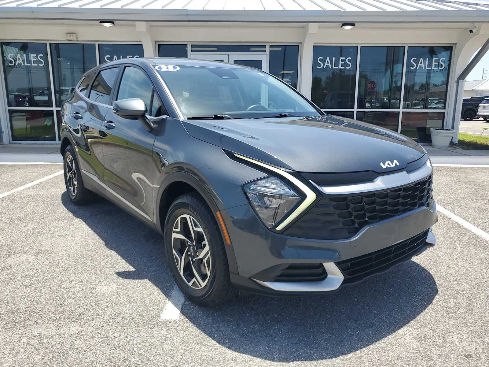 2023 Kia Sportage LX - Photo 11