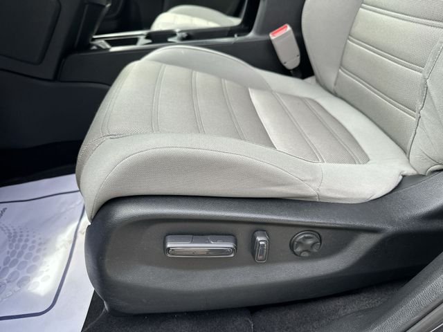 Used 2017  Honda EX image 16