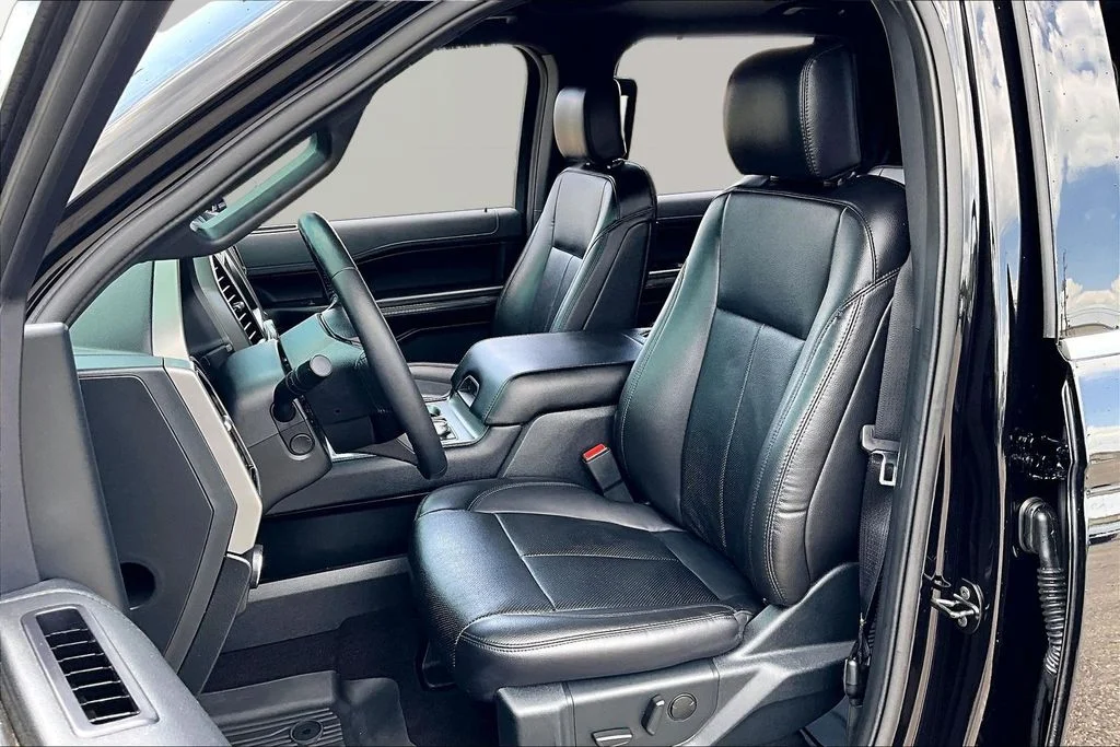 Certified Used 2020 Agate Black Metallic Ford XLT image 25