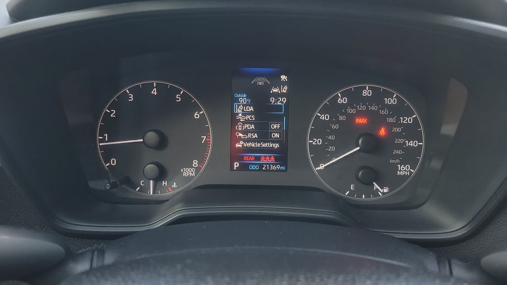 Certified Used 2025  Toyota LE image 21