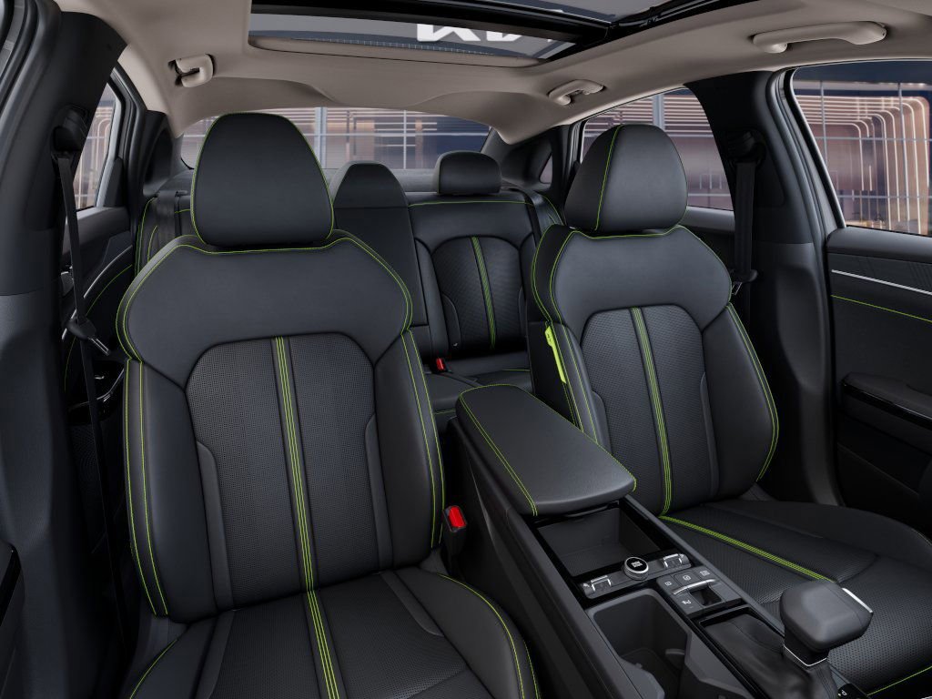 2025 Kia K5 GT - Photo 15
