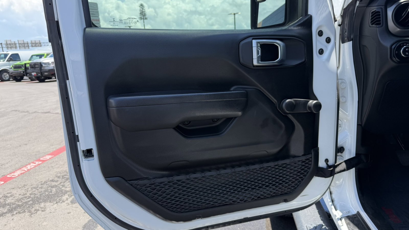 Used 2022 Bright White Clearcoat Jeep Sport image 9