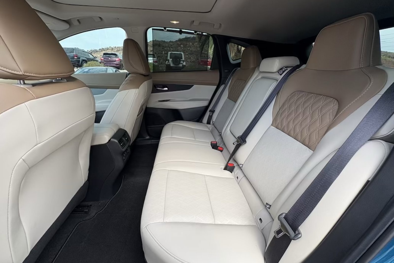 2025 Nissan Murano Platinum - Photo 11