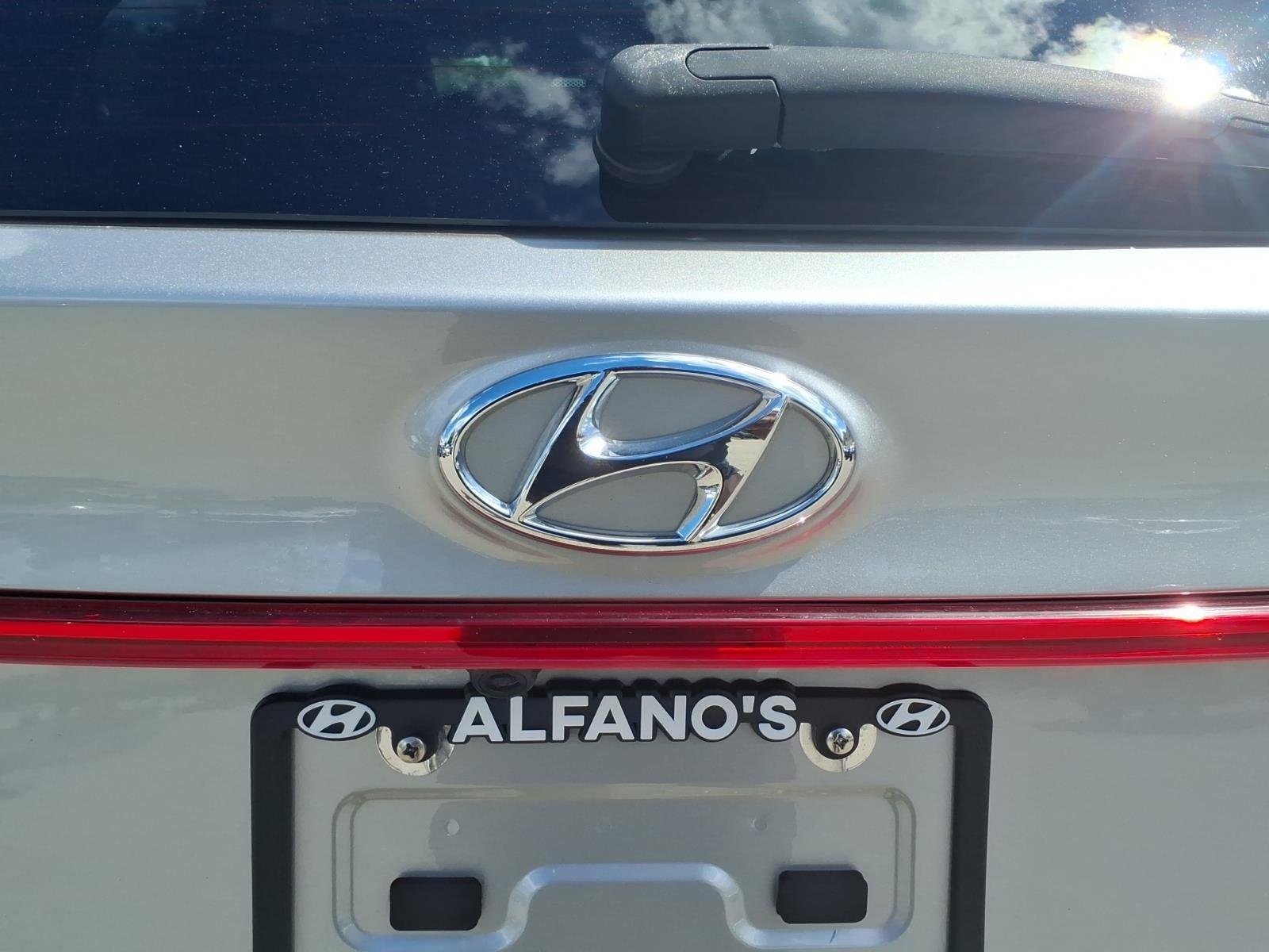 Used 2022 Shimmering Silver Hyundai SEL image 15